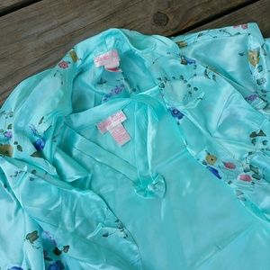 NWOT gown and robe set